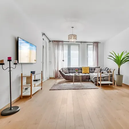 Luxury Under Castle Peaceful Old Town Retreat Apartment